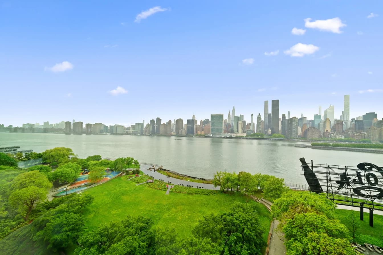 46-30 Center Boulevard #1005, Queens, NY 11101 apartment_view 1