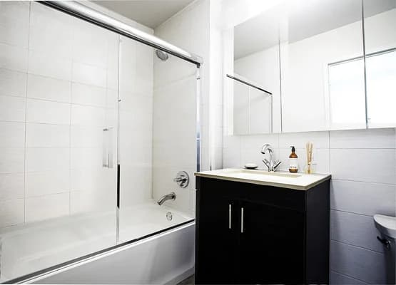 27-03 42 Road #25F, Queens, NY 11101 - Image 1