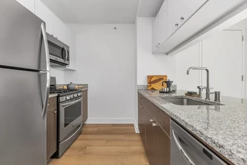 43-10 Crescent St #1806, Queens, NY 11101