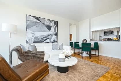 43-10 Crescent St #2214, Queens, NY 11101 - Image 1