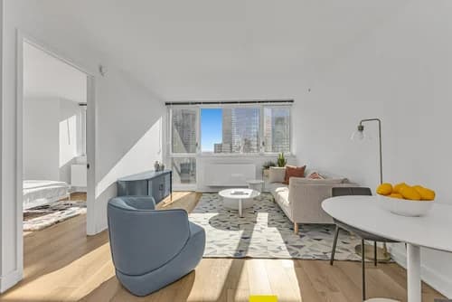 43-10 Crescent St #PH07, Queens, NY 11101