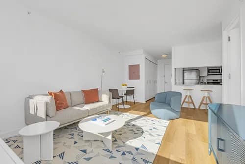 43-10 Crescent St #PH07, Queens, NY 11101