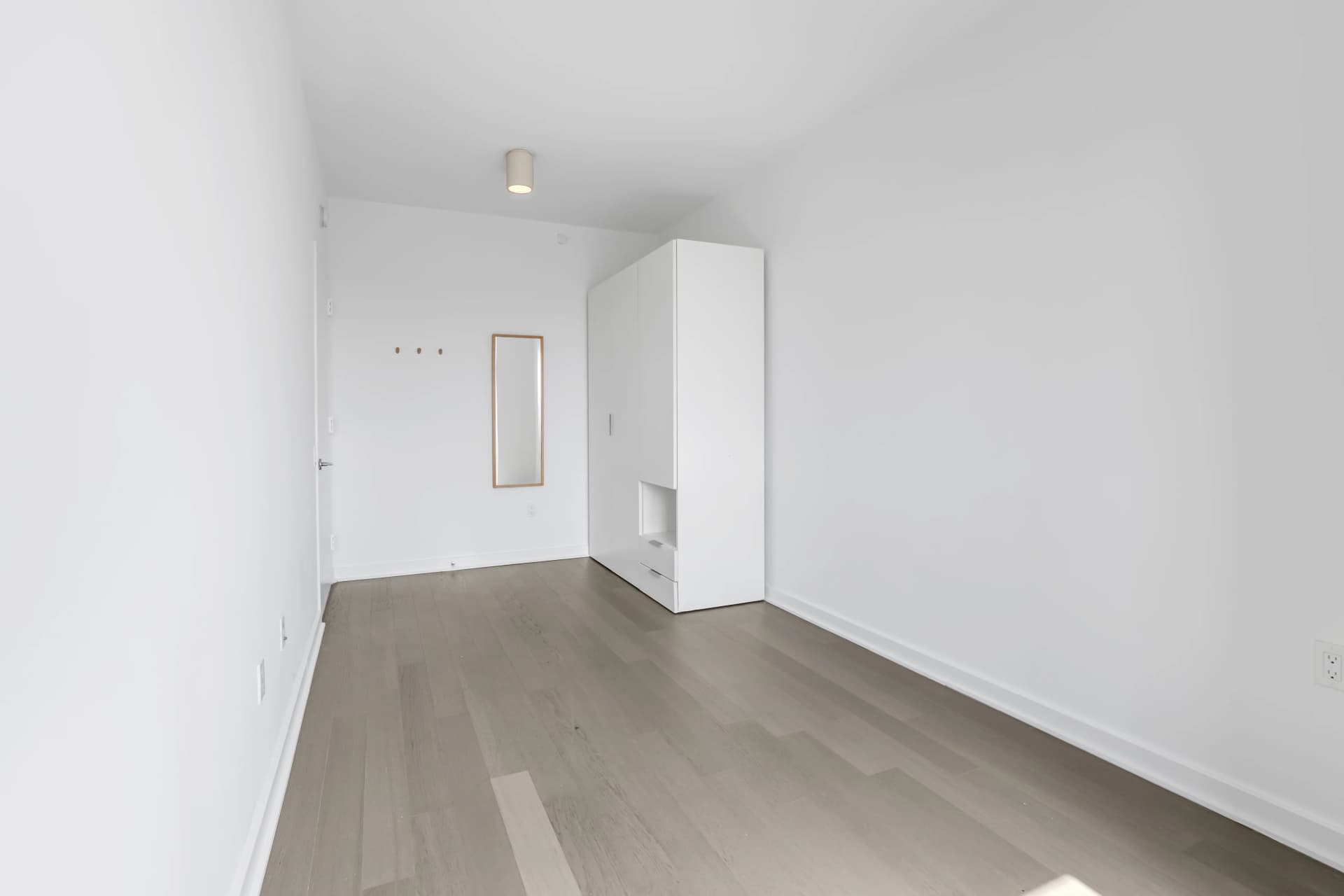 AltaLIC 29-22 Northern Boulevard #604E, Queens, NY 11101 apartment_bedroom_room 1