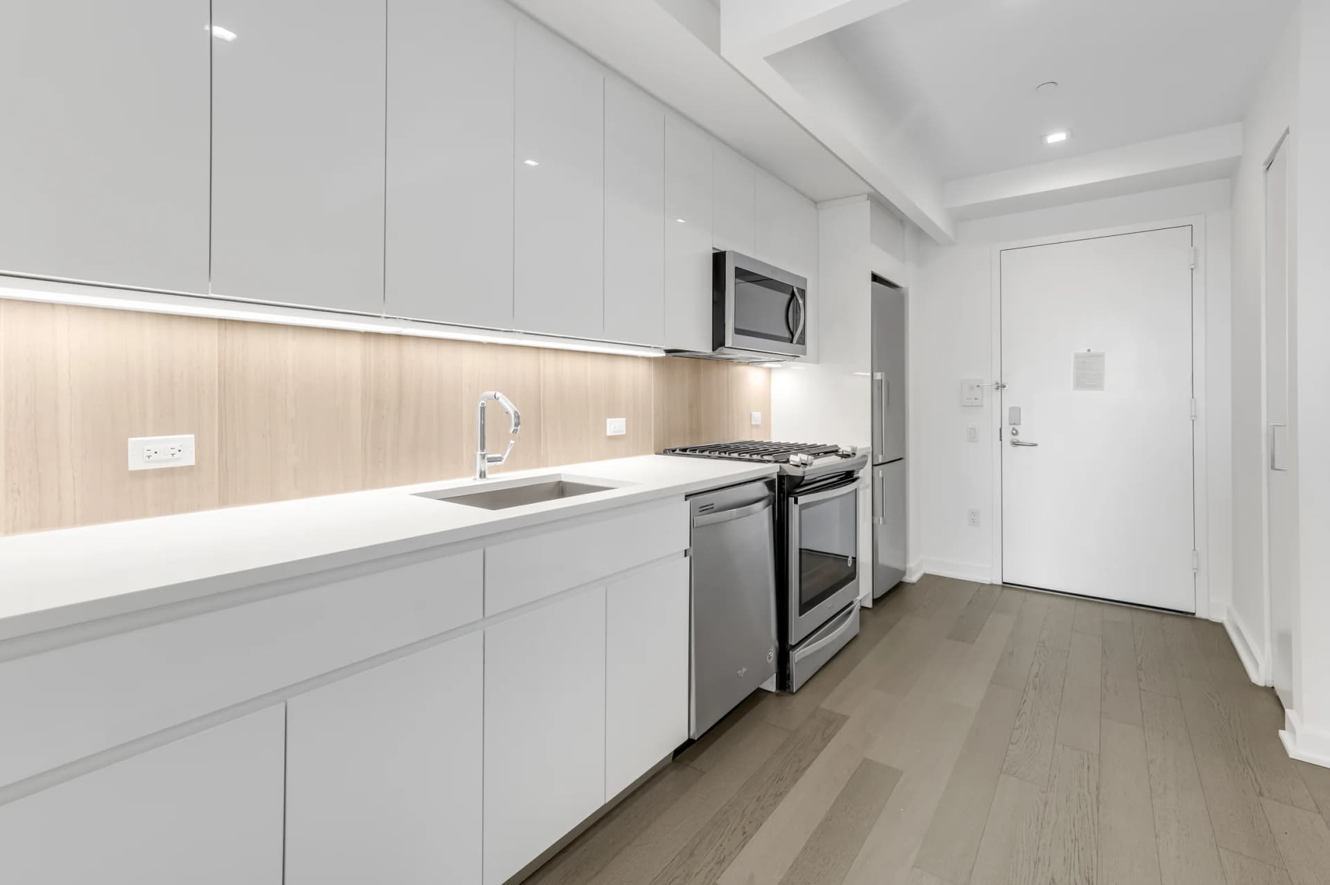 29-22 Northern Boulevard #604E, Queens, NY 11101