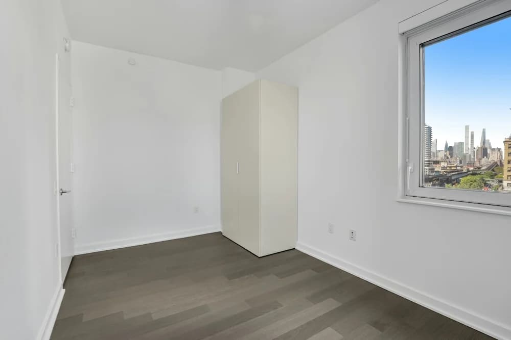 AltaLIC 29-22 Northern Boulevard #803, Queens, NY 11101 apartment_bedroom_room 1