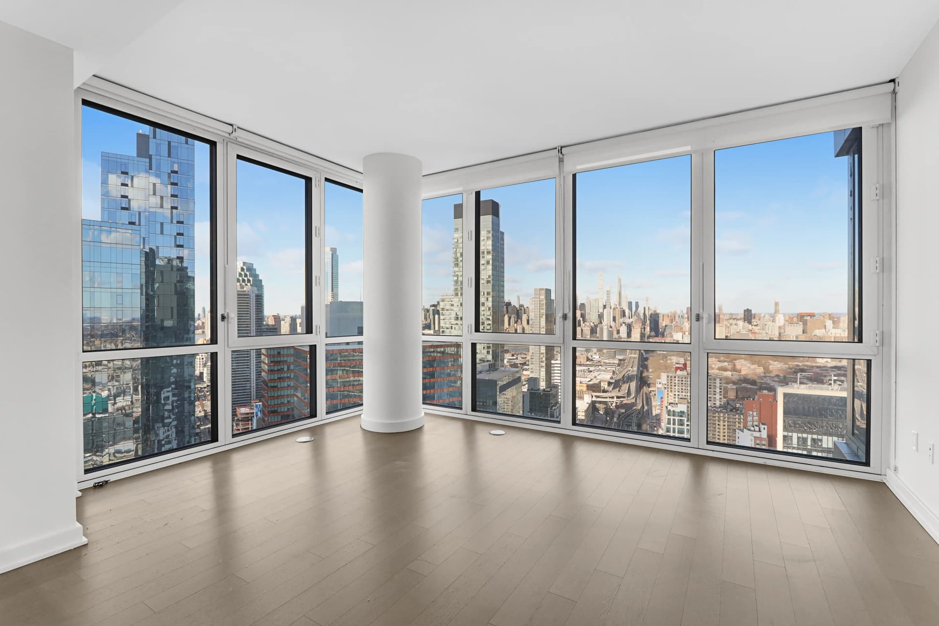 AltaLIC 29-22 Northern Boulevard #PH1A-0, Queens, NY 11101 apartment_living_room 1