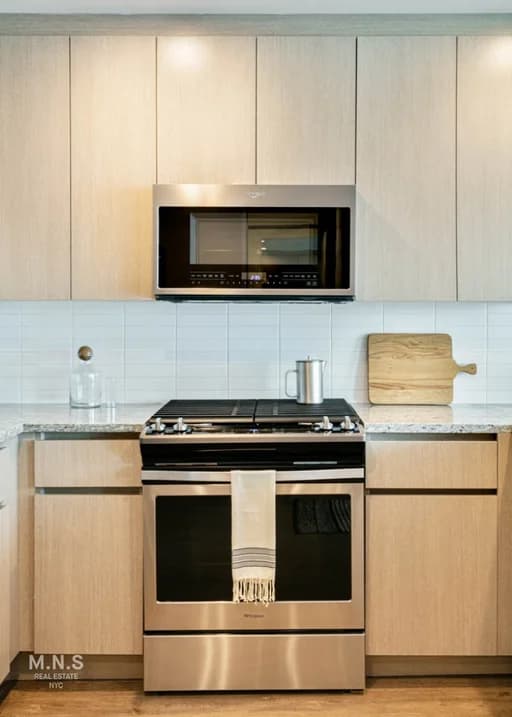 22-44 Jackson Avenue #2619, Queens, NY 11101 apartment_kitchen 1