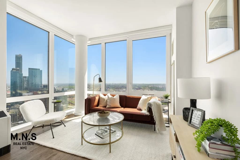 22-44 Jackson Ave #3223, Queens, NY 11101 apartment_living_room 1