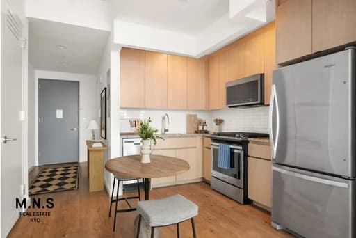 22-44 Jackson Ave #4221, Queens, NY 11101
