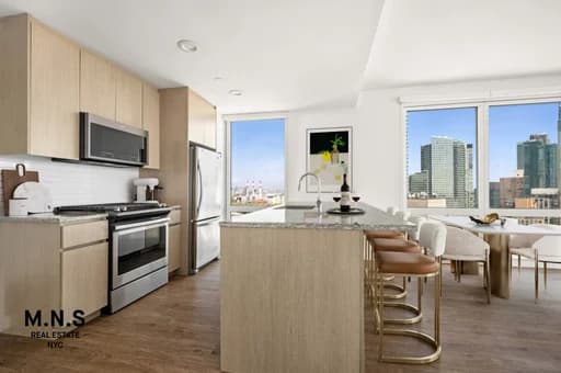 22-44 Jackson Ave #4701, Queens, NY 11101 - Image 1