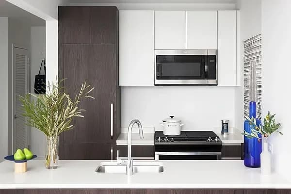 28-16 Jackson Ave #27U, Queens, NY 11101