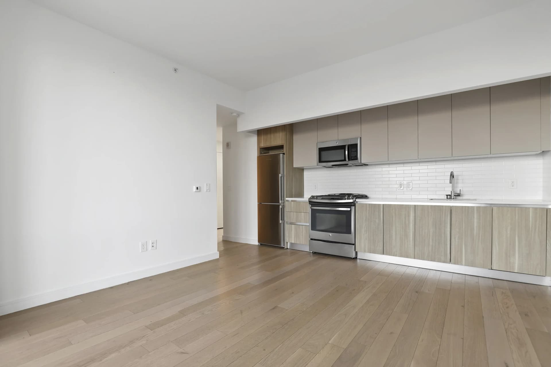 42-20 24 St #011K, Queens, NY 11101