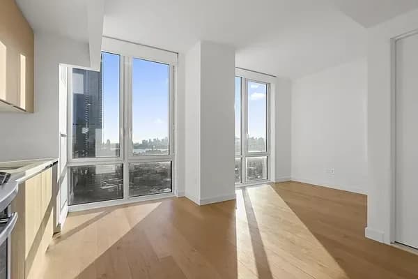 42-20 24 Street #17F, Queens, NY 11101