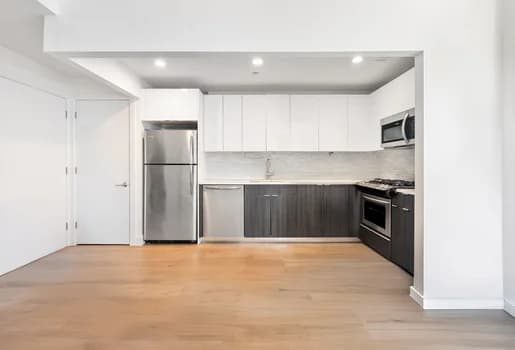 25-21 43 Ave #609, Queens, NY 11101