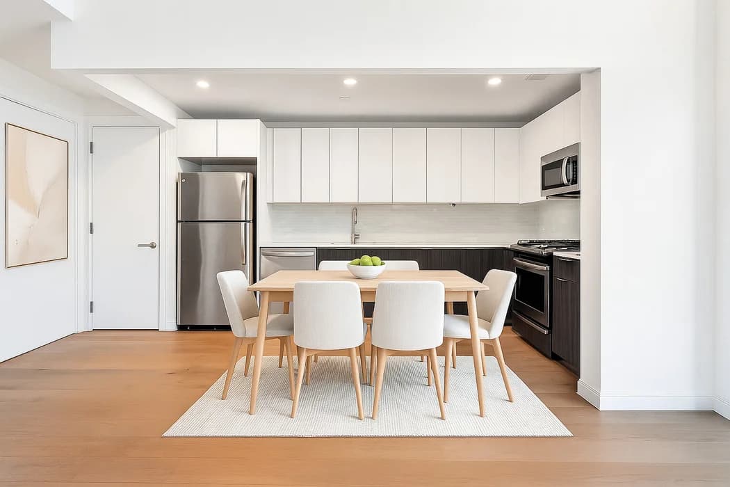 25-21 43 Ave #609, Queens, NY 11101 apartment_dining_room 1