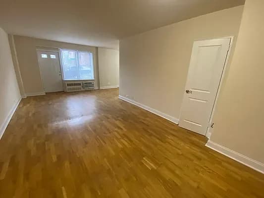 177-30 Wexford Terrace #201, Queens, NY 11432 apartment_living_room 1
