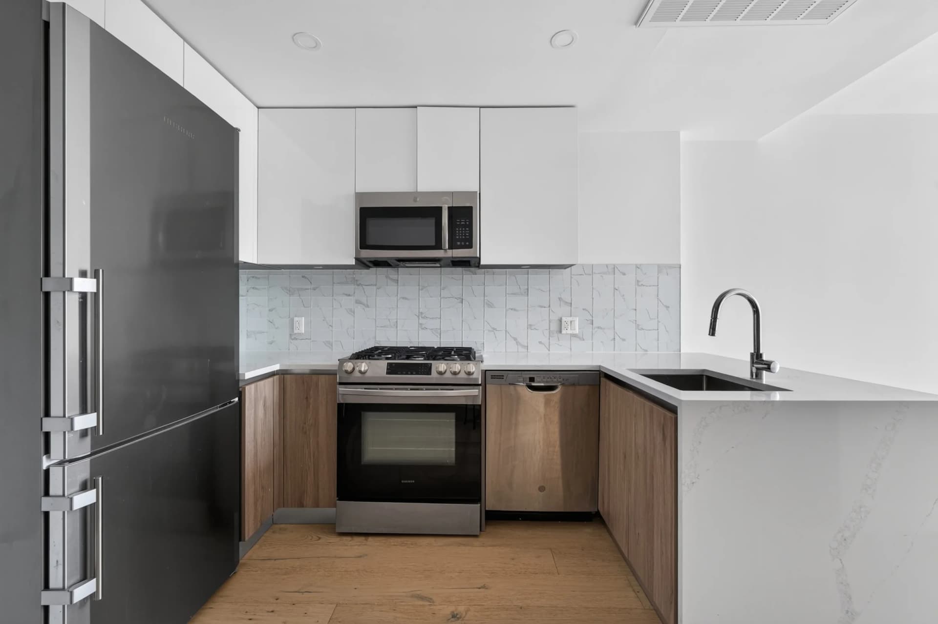148-33 90 Avenue #706, Queens, NY 11435 - Image 1