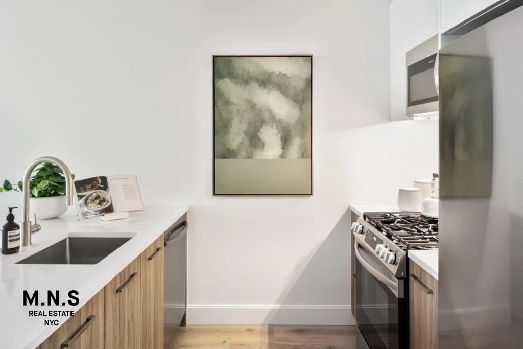 23-15 44 Rd #24H, Queens, NY 11101 apartment_kitchen 1