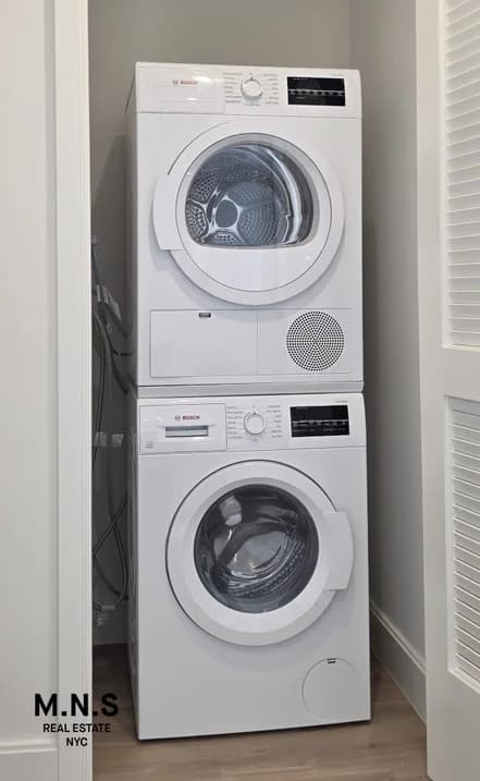 23-15 44 Rd #PH2E, Queens, NY 11101 apartment_washer_dryer 1