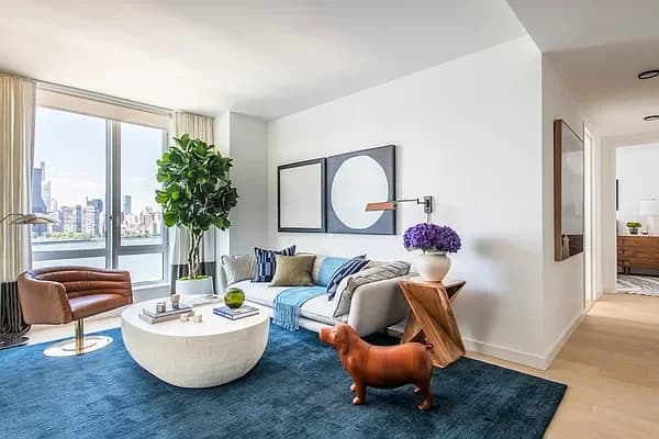 1-15 57 Avenue #3204, Queens, NY 11101 apartment_living_room 1