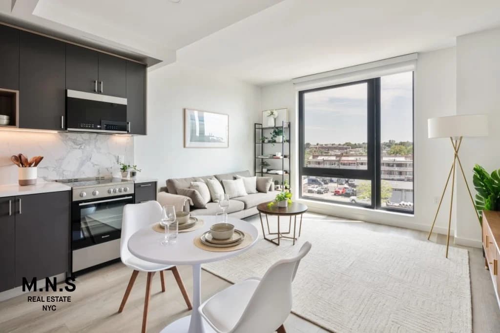 72-01 Queens Boulevard #918, Queens, NY 11377 1