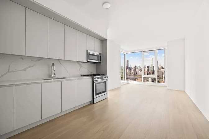 23-10 42 Road #32C, Queens, NY 11101