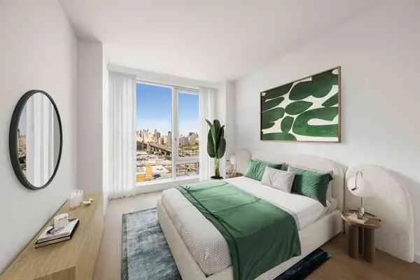 23-10 42 Road #33D, Queens, NY 11101