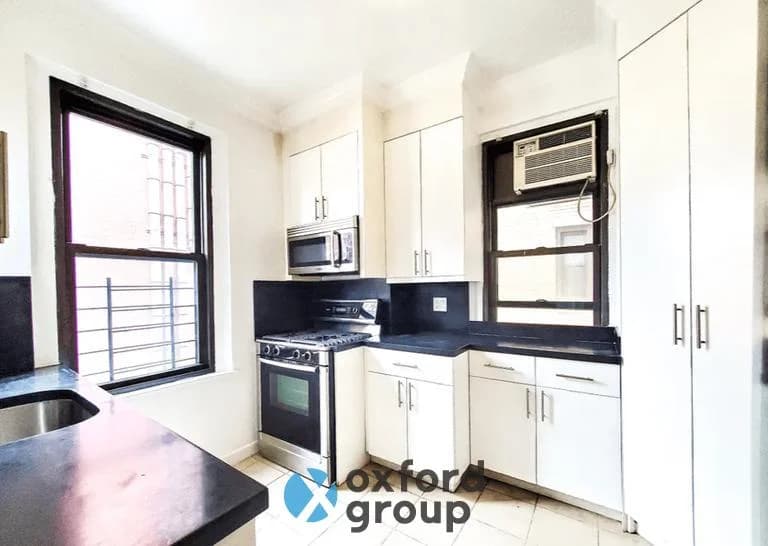 290 East 75 Street #10G, Manhattan, NY 10021 apartment_kitchen 1