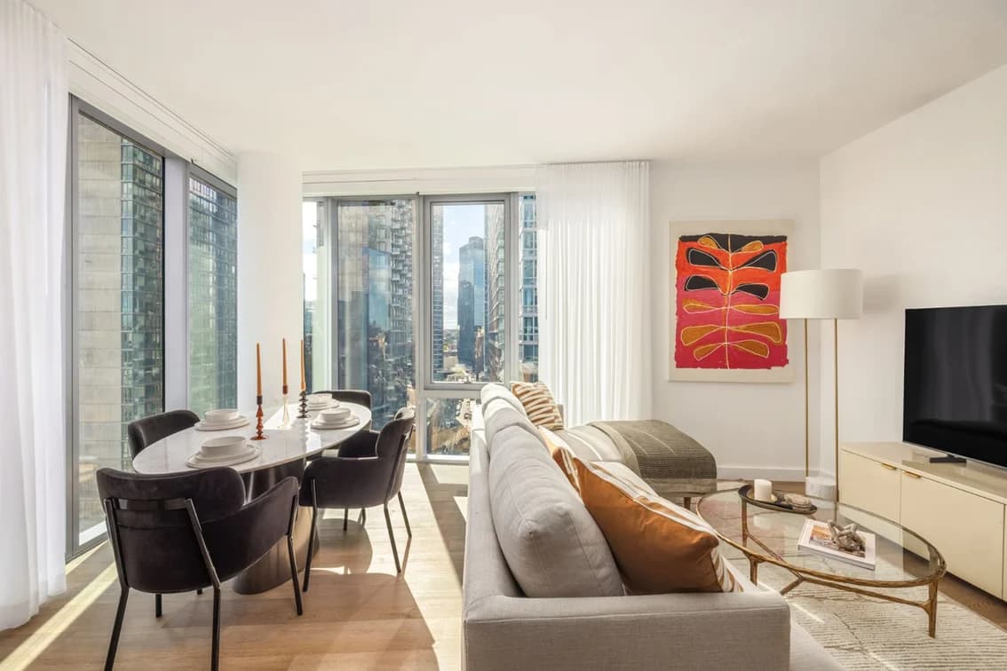 89 Dekalb Avenue #4J, Brooklyn, NY 11201 apartment_living_room 1