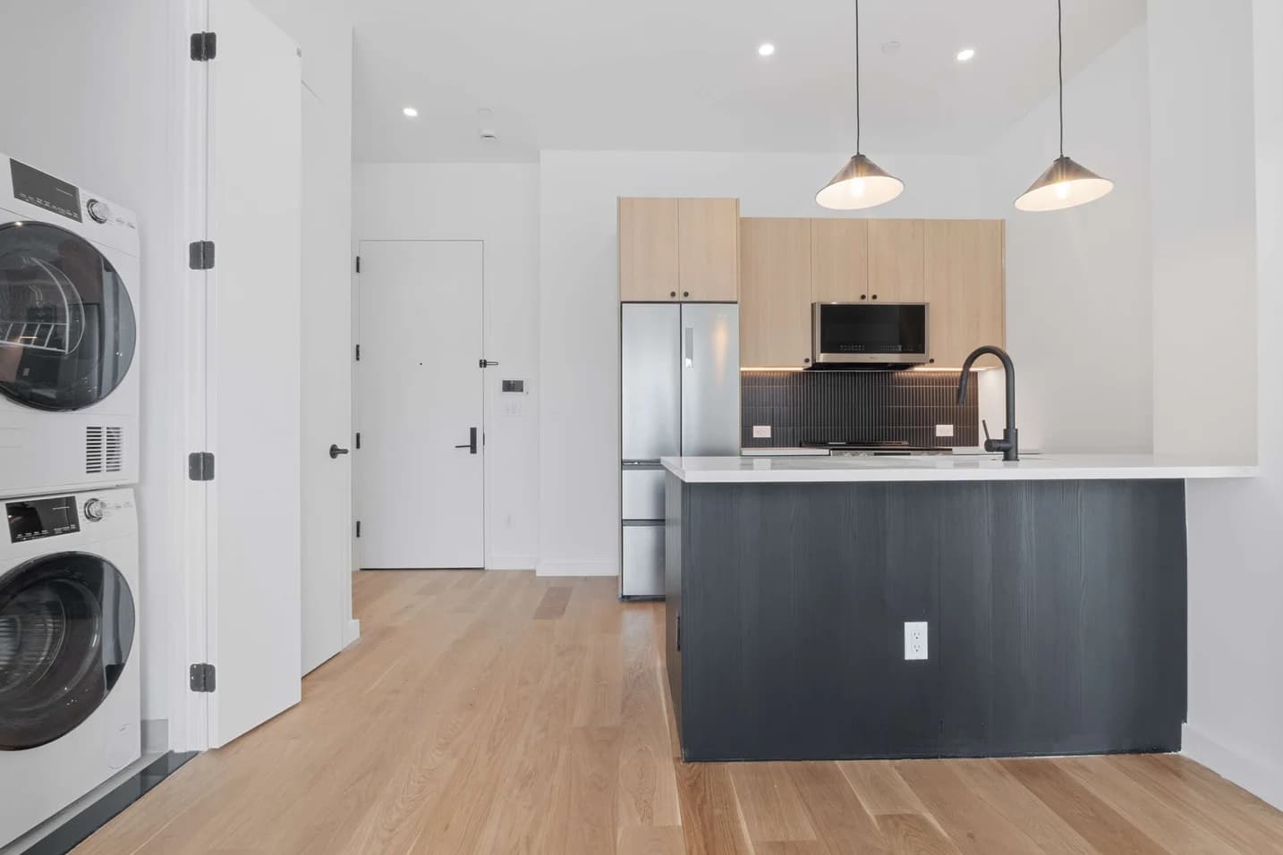 11-34 35 Avenue #502, Queens, NY 11106