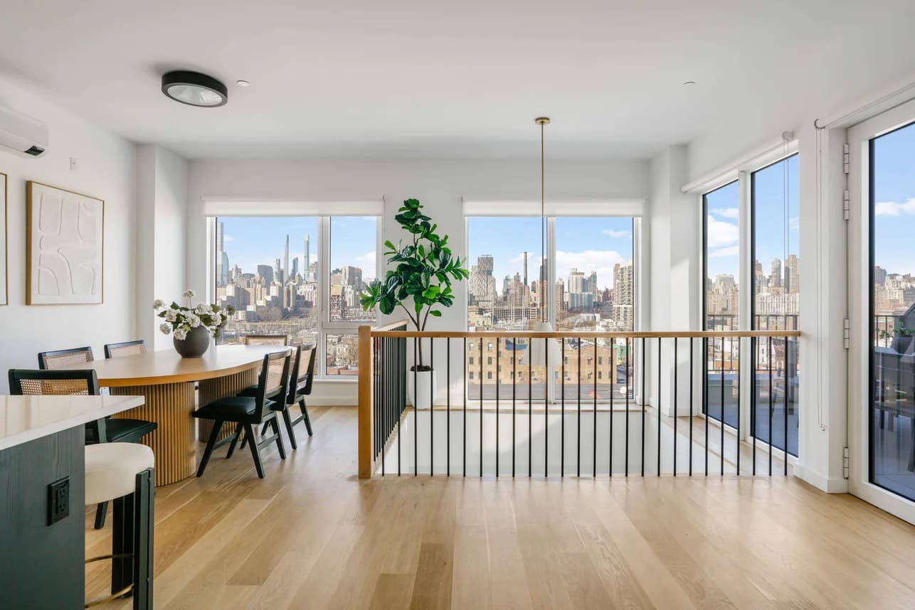 11-34 35 Avenue #721, Queens, NY 11106