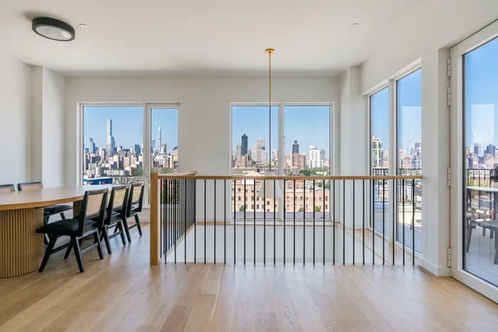 11-34 35 Avenue #812, Queens, NY 11106