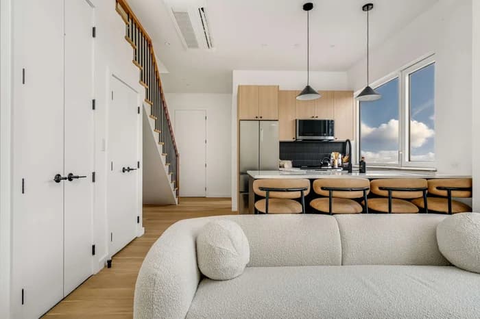 11-34 35 Avenue #917, Queens, NY 11106 - Image 1