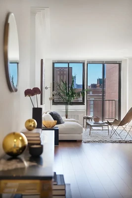 200 East 82 Street #07H, Manhattan, NY 10028 apartment_living_room 1