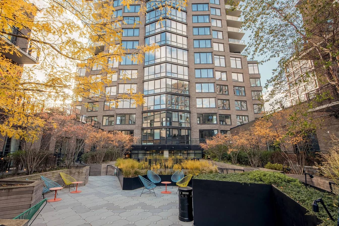 21 India Street #T.2409, Brooklyn, NY 11222 1