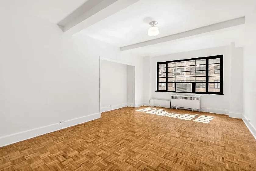 307 East 44 Street #1116, Manhattan, NY 10017 apartment_living_room 1