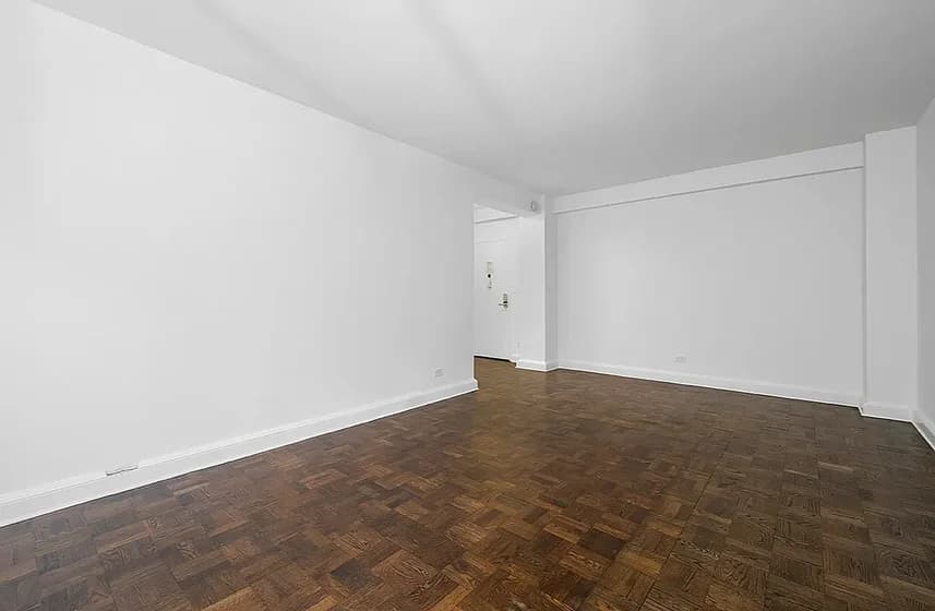 40 Park Avenue #8K, Manhattan, NY 10016 apartment_living_room 1