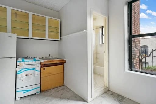 325 East 89 Street #5E, Manhattan, NY 10128 - Image 1