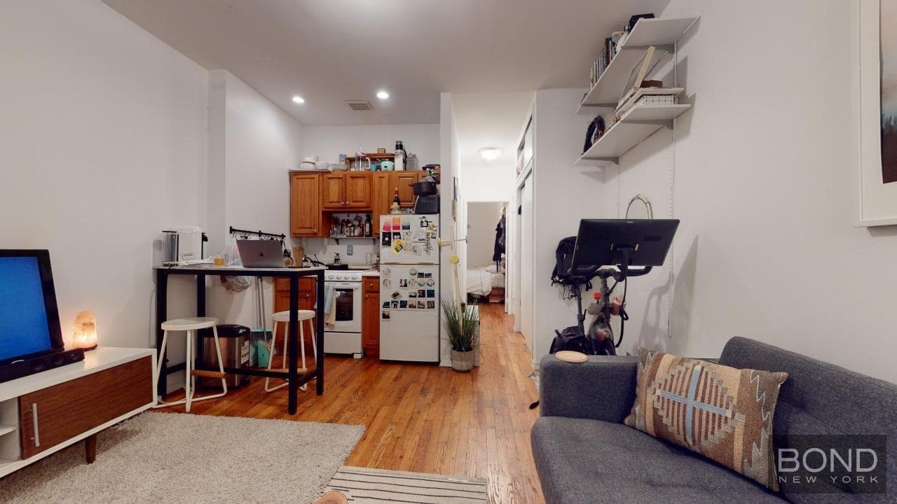 26 King Street #16, Manhattan, NY 10014