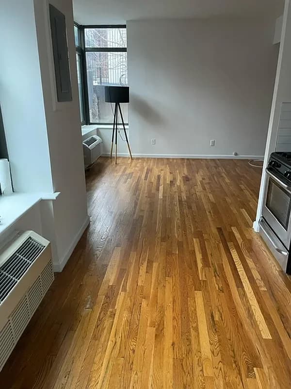 3034 Kingsbridge Avenue #AA6, Manhattan, NY 10463 apartment_living_room 1