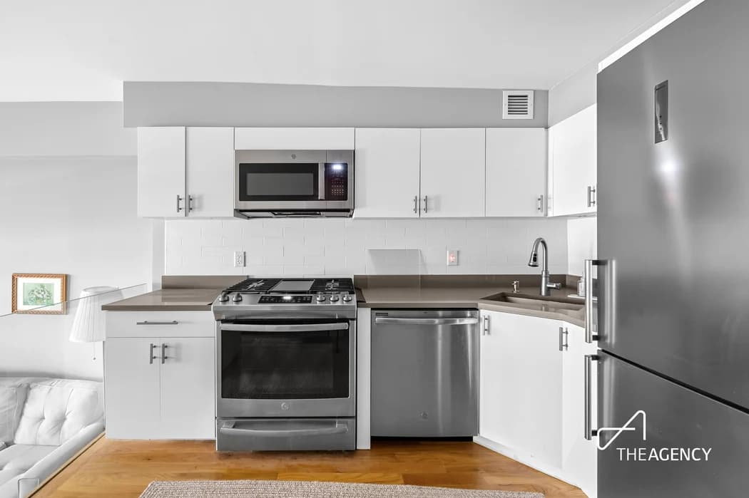 211 Thompson Street #2K, Manhattan, NY 10012 1