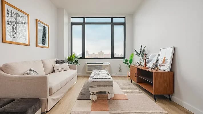 276 Grand Concourse #1004, Bronx, NY 10451 apartment_living_room 1