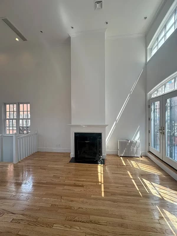 229 East 96 Street #6FPH, Manhattan, NY 10128 apartment_living_room 1