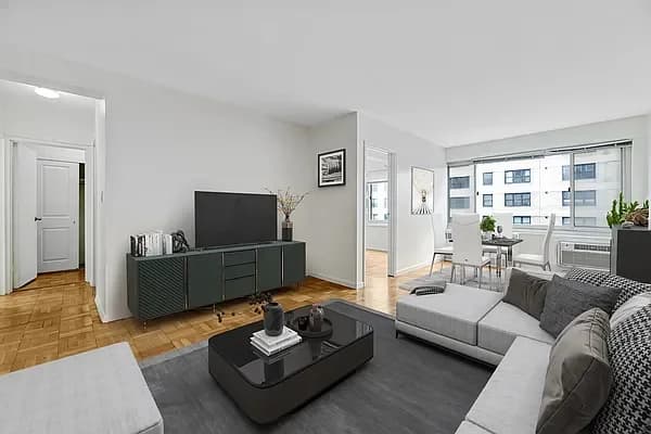 249 E 48 St #11E, Manhattan, NY 10017