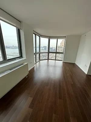 561 10 Avenue #9A, Manhattan, NY 10036