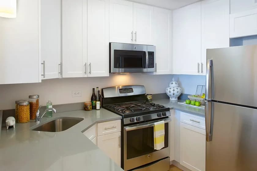389 South End Avenue #7G, Manhattan, NY 10280 apartment_kitchen 1