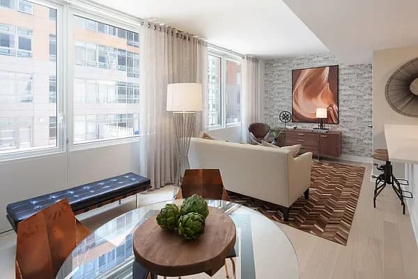 2-14 50 Avenue #607W, Queens, NY 11101 apartment_living_room 1