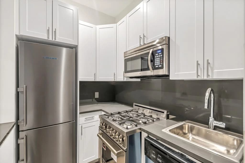 220 East 95 Street #1D, Manhattan, NY 10128 1