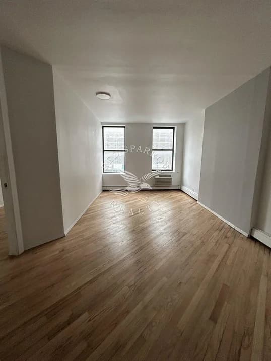 572 9 Ave #2, Manhattan, NY 10036 1