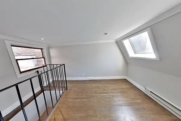 221 East 23 Street #18, Manhattan, NY 10010 apartment_living_room 1